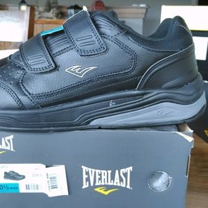 Brand New w/ tags Men's Everlast shoes. Si…